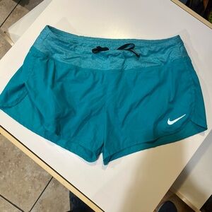 Nike Women's Teal Running Shorts Dri-Fit Size L EUC Pocket Lined